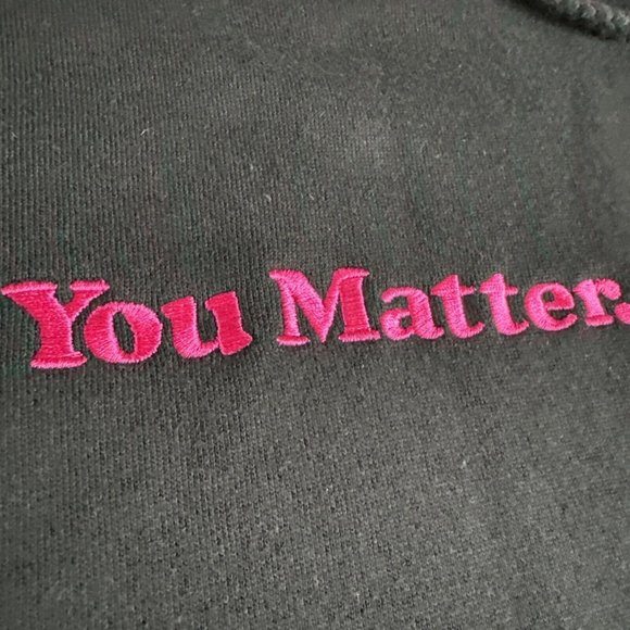 Demetrius Harmon You Matter Sweatshirt Hoodie Unisex SMALL Breast‎ Cancer Black - Picture 2 of 12